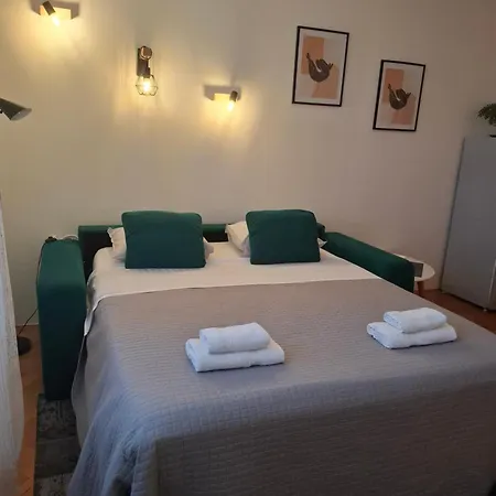Vikttoria Urban Oasis , Explore With Free Public Parking Apartment Split
