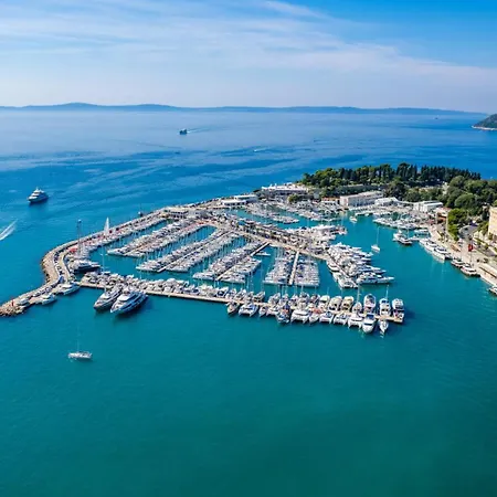 Vikttoria Urban Oasis , Explore With Free Public Parking Apartman Split