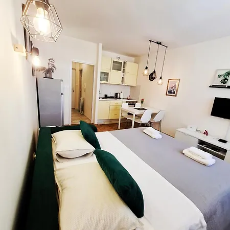 Appartamento Vikttoria Urban Oasis , Explore With Free Public Parking *